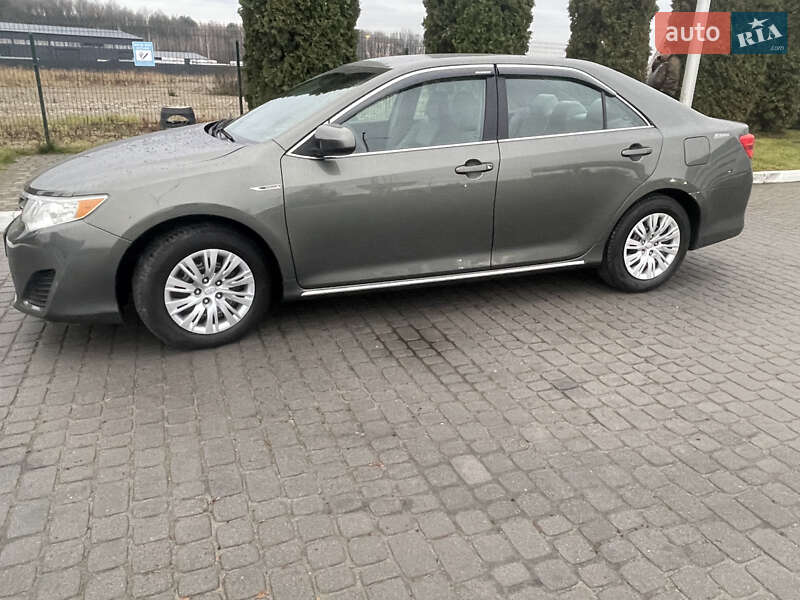 Седан Toyota Camry 2012 в Львове