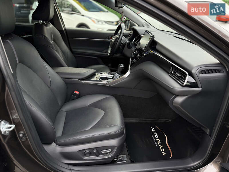 Седан Toyota Camry 2021 в Одессе