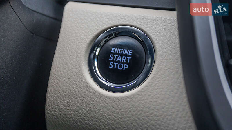 Седан Toyota Camry 2018 в Днепре