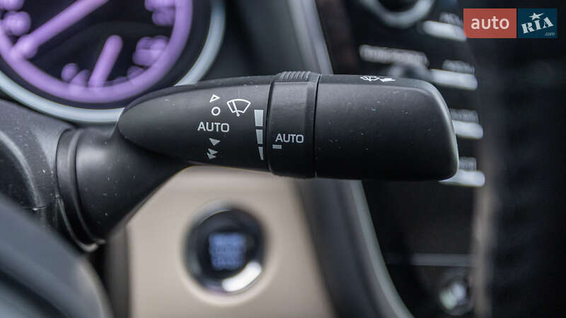 Седан Toyota Camry 2018 в Днепре