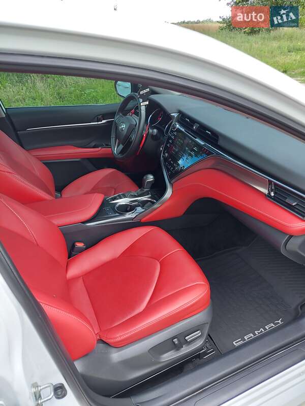 Седан Toyota Camry 2020 в Киеве фото 22 Седан Toyota Camry 2020 в Киеве