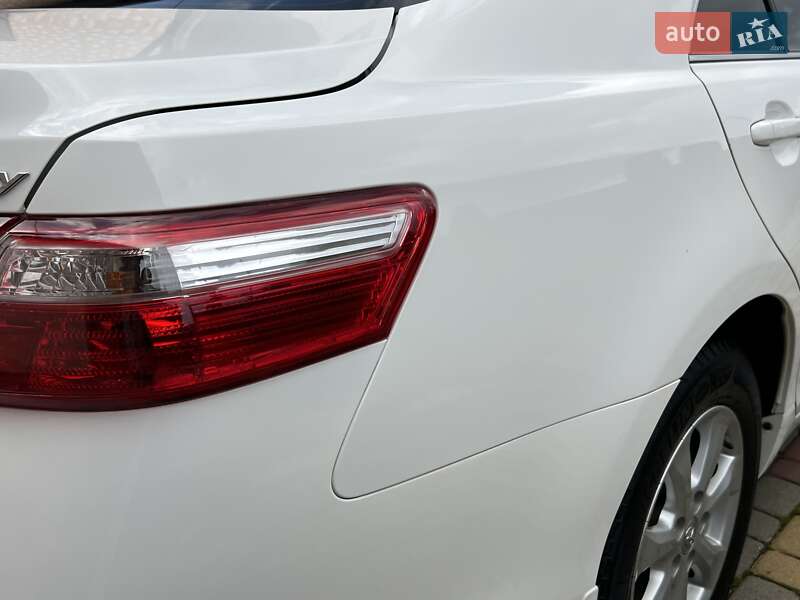 Седан Toyota Camry 2011 в Івано-Франківську