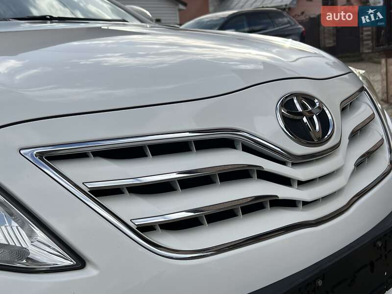 Седан Toyota Camry 2011 в Івано-Франківську