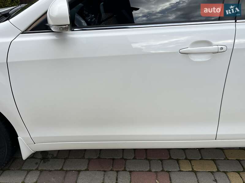 Седан Toyota Camry 2011 в Івано-Франківську