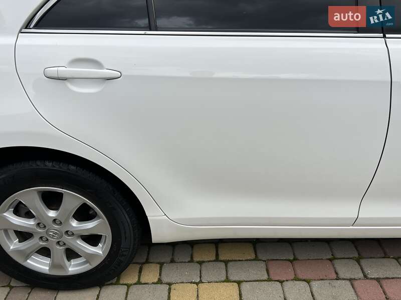 Седан Toyota Camry 2011 в Івано-Франківську