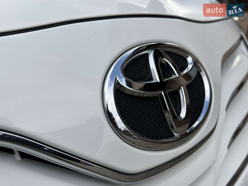 Седан Toyota Camry 2011 в Івано-Франківську