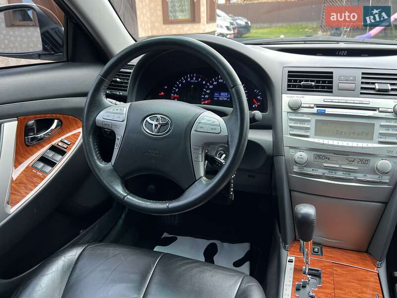 Седан Toyota Camry 2011 в Івано-Франківську