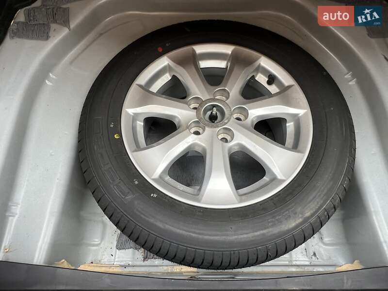 Седан Toyota Camry 2011 в Івано-Франківську