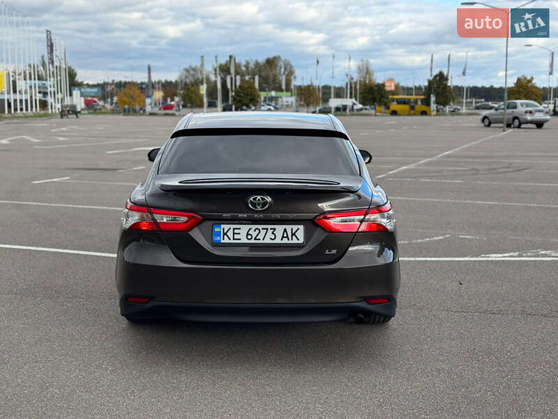 Седан Toyota Camry 2018 в Киеве
