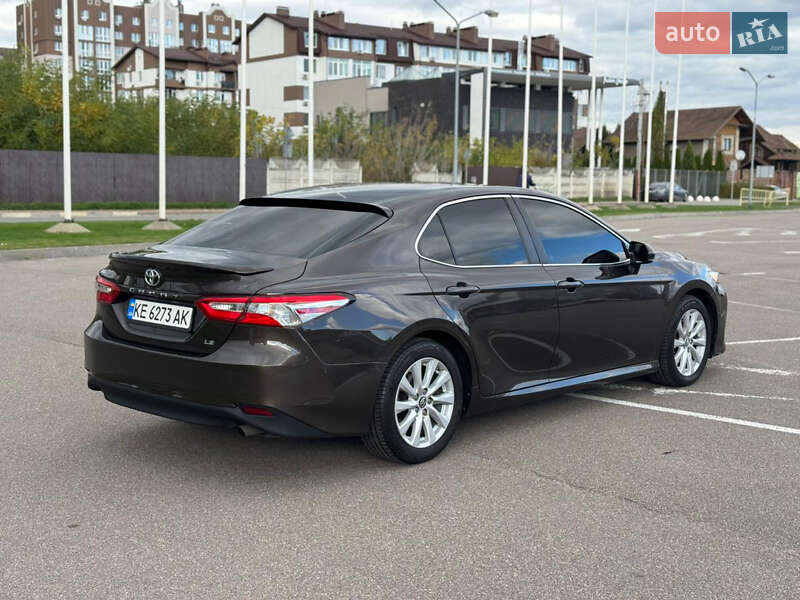 Седан Toyota Camry 2018 в Киеве