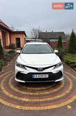 Седан Toyota Camry 2021 в Львові