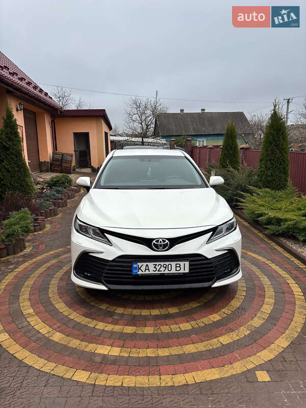 Седан Toyota Camry 2021 в Львове