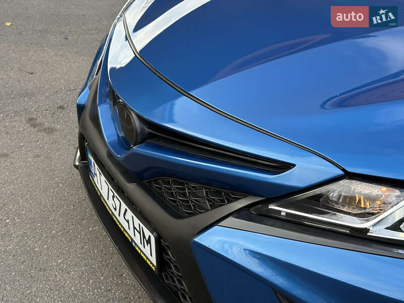 Седан Toyota Camry 2017 в Дніпрі