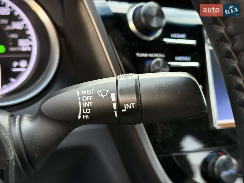 Седан Toyota Camry 2017 в Дніпрі