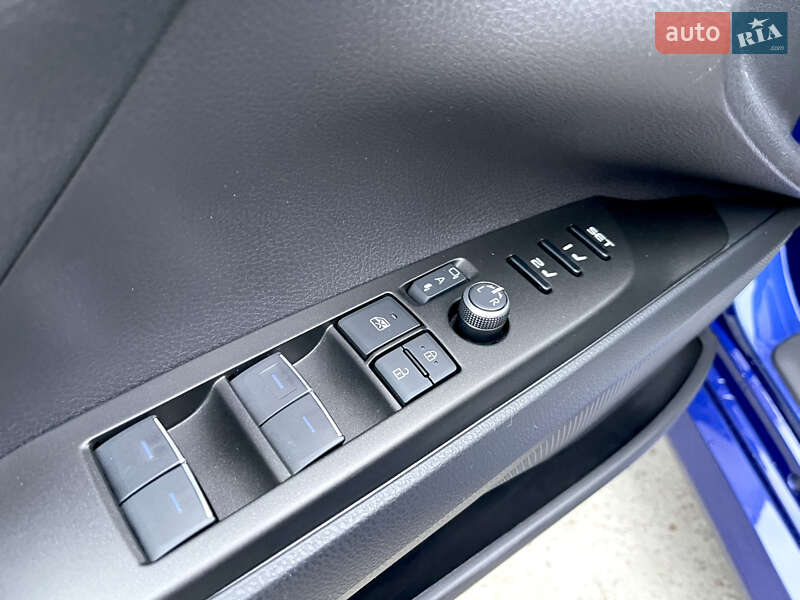 Седан Toyota Camry 2021 в Киеве