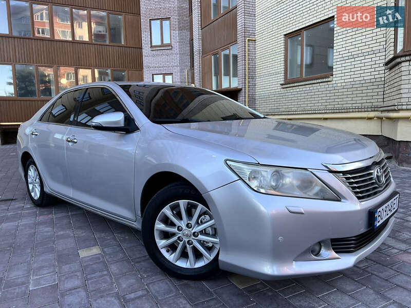 Седан Toyota Camry 2011 в Тернополі