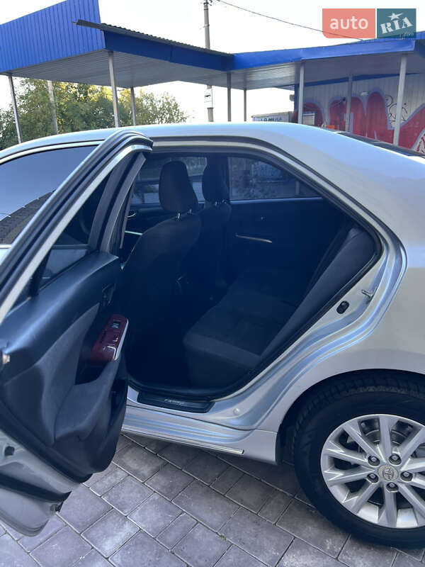 Седан Toyota Camry 2011 в Тернополі