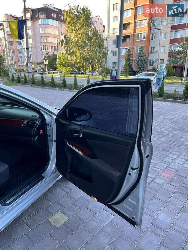 Седан Toyota Camry 2011 в Тернополі