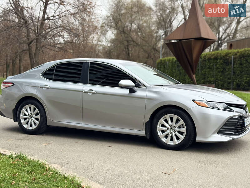 Седан Toyota Camry 2018 в Киеве фото 8 Седан Toyota Camry 2018 в Киеве