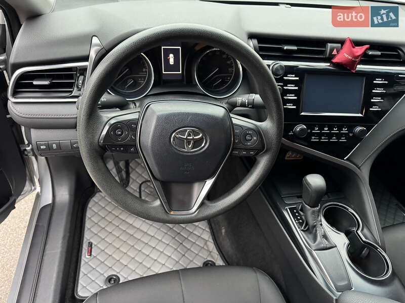 Седан Toyota Camry 2018 в Киеве фото 16 Седан Toyota Camry 2018 в Киеве