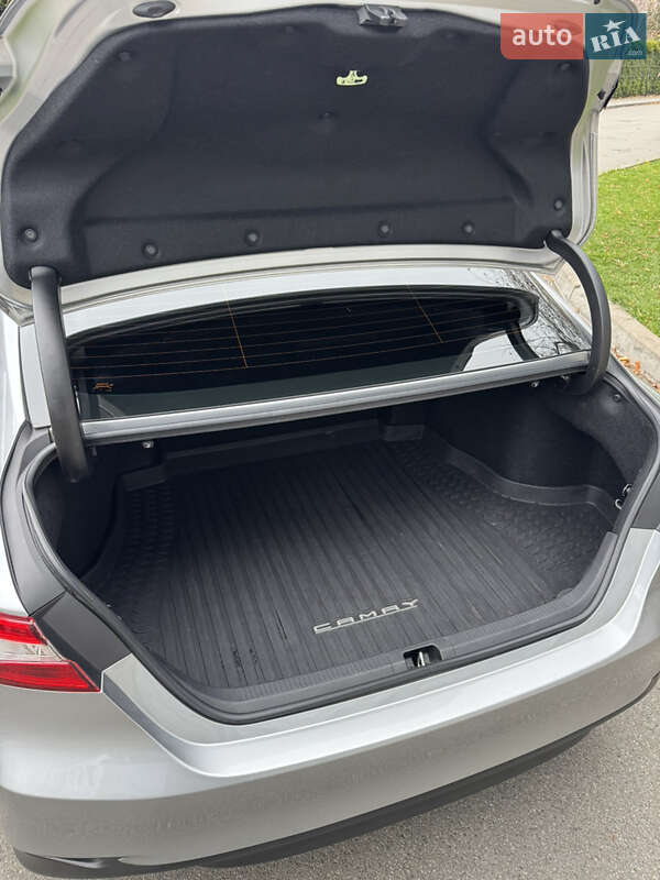 Седан Toyota Camry 2018 в Киеве фото 20 Седан Toyota Camry 2018 в Киеве