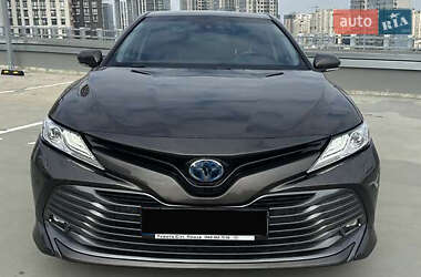 Седан Toyota Camry 2020 в Киеве