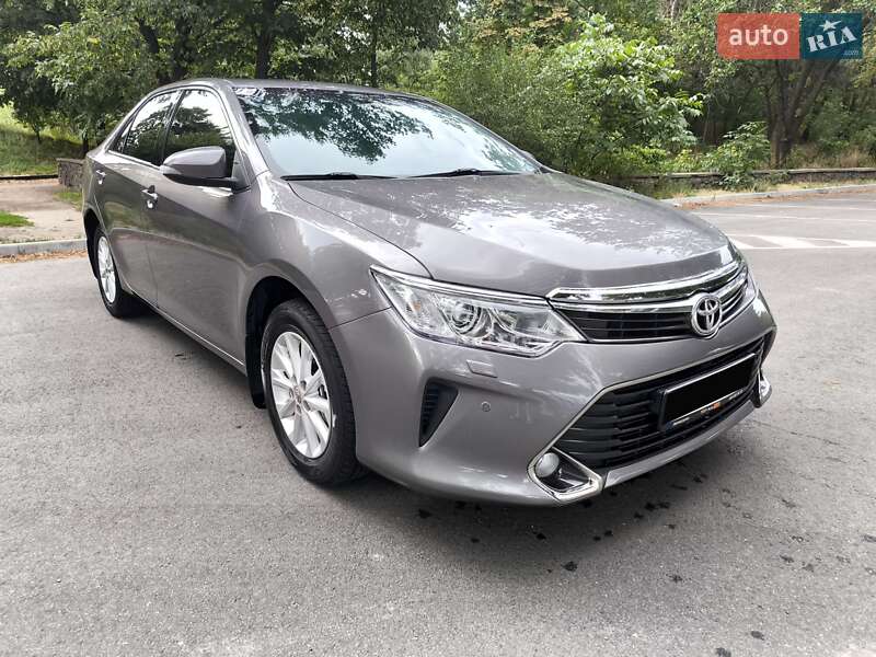 Седан Toyota Camry 2016 в Смеле