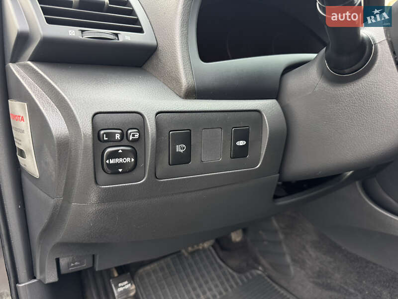 Седан Toyota Camry 2007 в Днепре