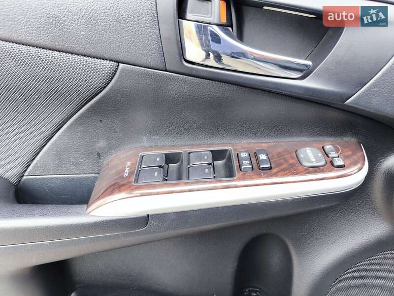 Седан Toyota Camry 2016 в Смеле