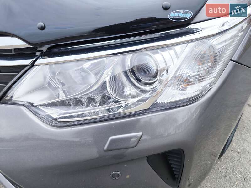 Седан Toyota Camry 2016 в Смеле