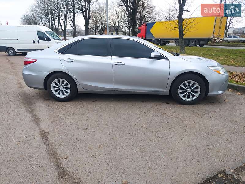 Седан Toyota Camry 2015 в Львове