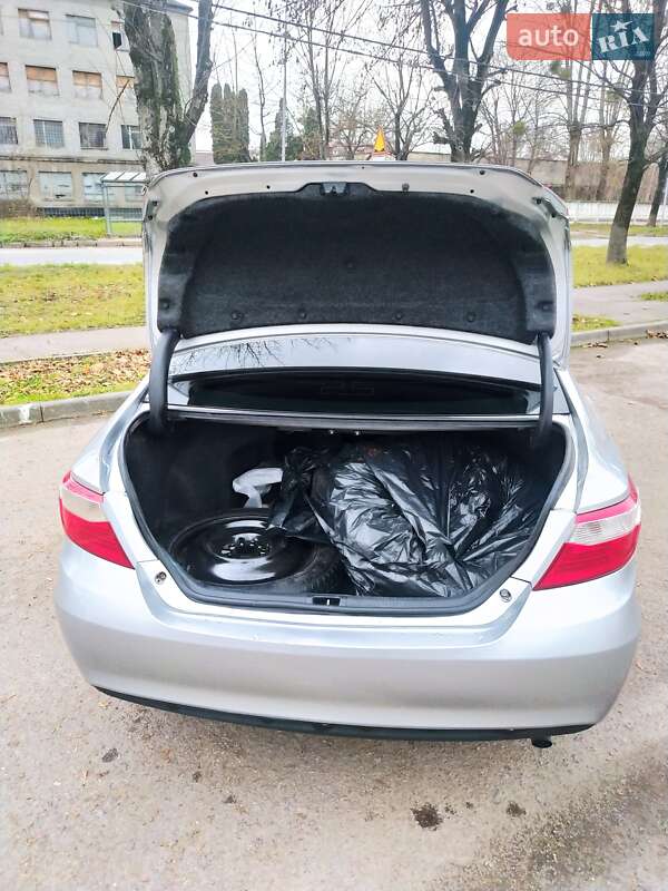 Седан Toyota Camry 2015 в Львове