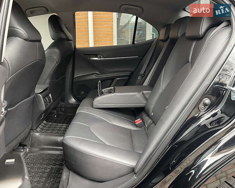 Седан Toyota Camry 2021 в Киеве фото 29 Седан Toyota Camry 2021 в Киеве