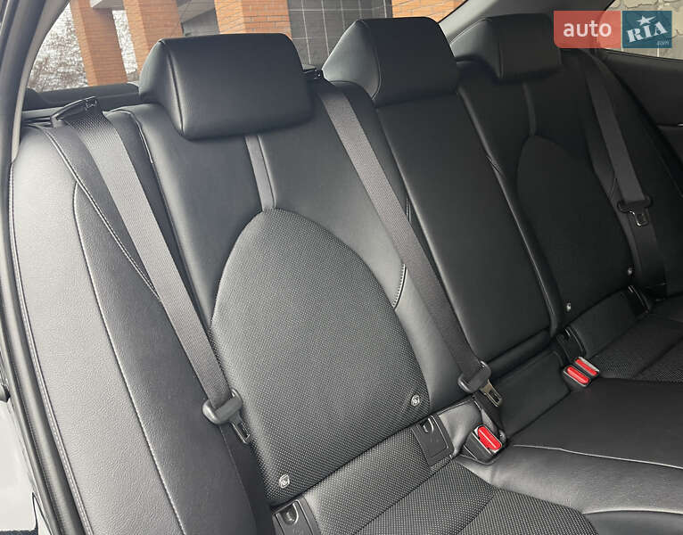 Седан Toyota Camry 2021 в Киеве фото 38 Седан Toyota Camry 2021 в Киеве