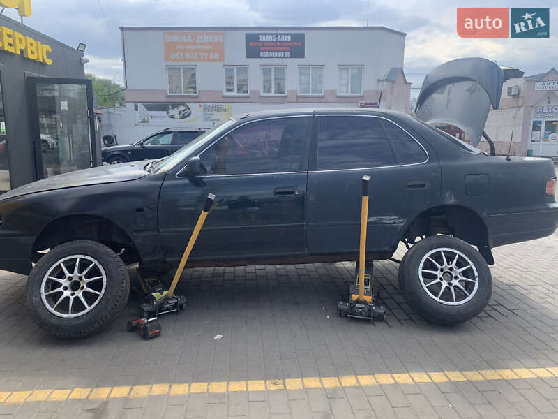 Седан Toyota Camry 1991 в Виннице