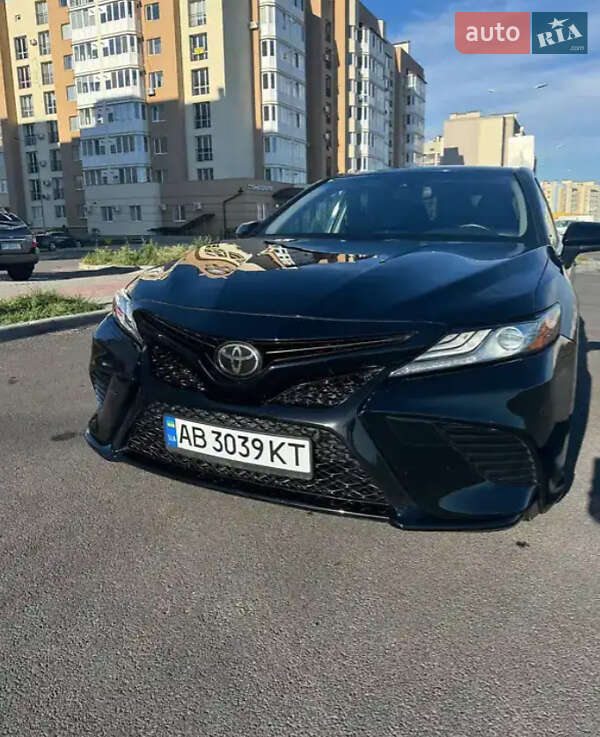 Седан Toyota Camry 2017 в Тернополі