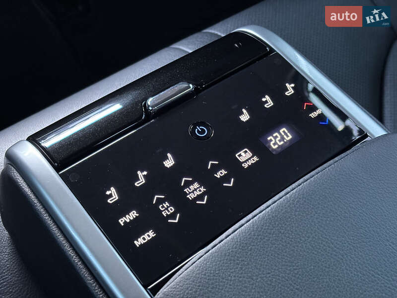 Седан Toyota Camry 2021 в Киеве