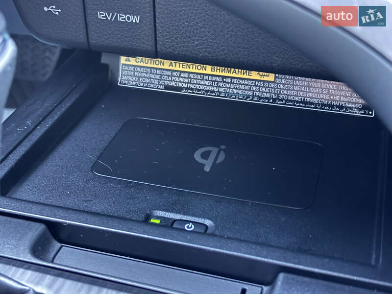 Седан Toyota Camry 2021 в Киеве