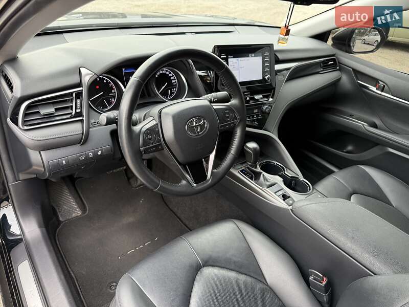 Седан Toyota Camry 2021 в Кропивницькому