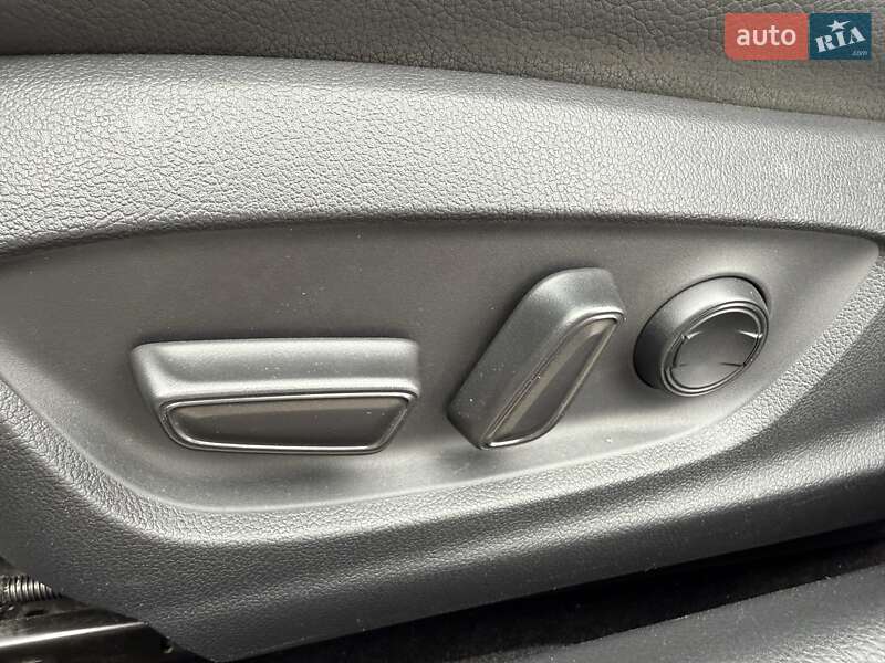 Седан Toyota Camry 2021 в Кропивницькому