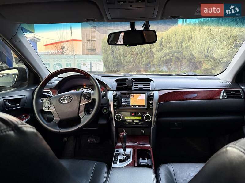 Седан Toyota Camry 2012 в Киеве