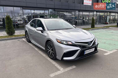 Седан Toyota Camry 2022 в Умани