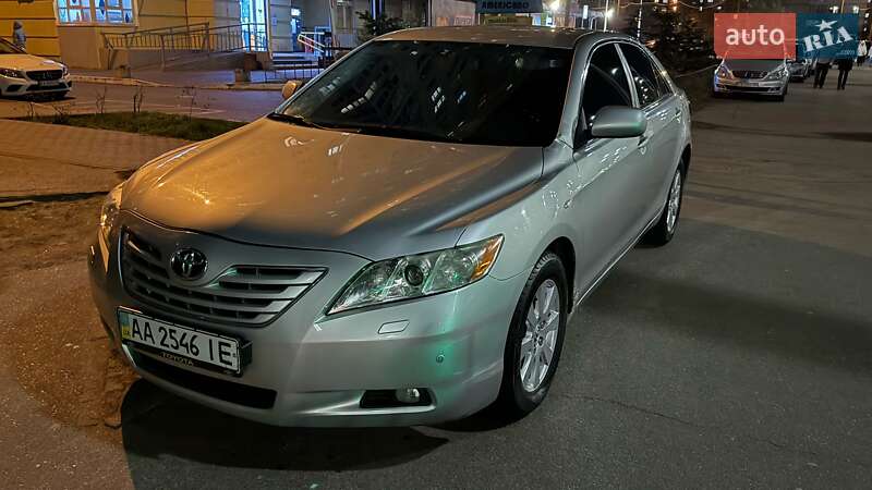 Седан Toyota Camry 2008 в Киеве