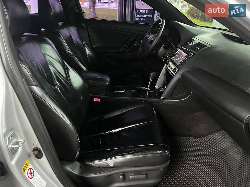Седан Toyota Camry 2007 в Днепре