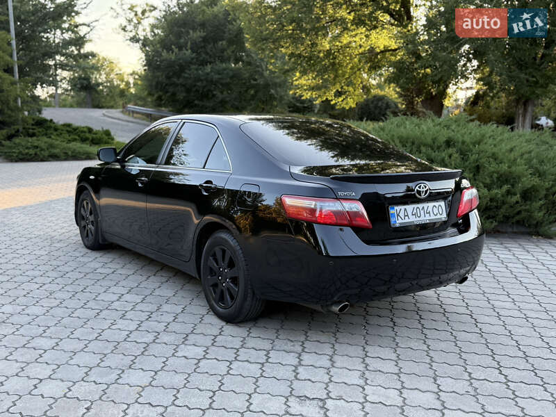 Седан Toyota Camry 2006 в Павлограде