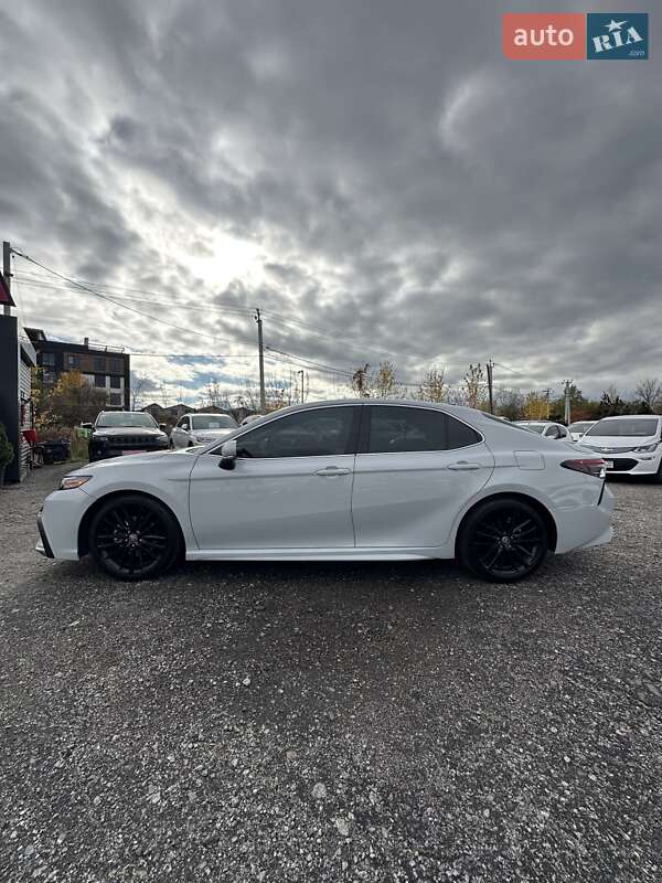 Седан Toyota Camry 2024 в Белогородке