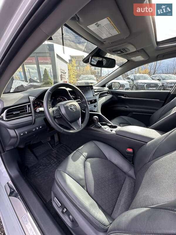 Седан Toyota Camry 2024 в Белогородке