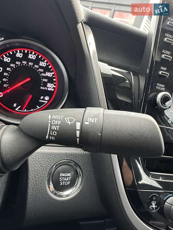 Седан Toyota Camry 2024 в Белогородке