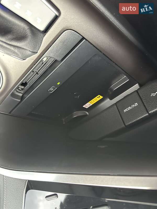 Седан Toyota Camry 2024 в Белогородке