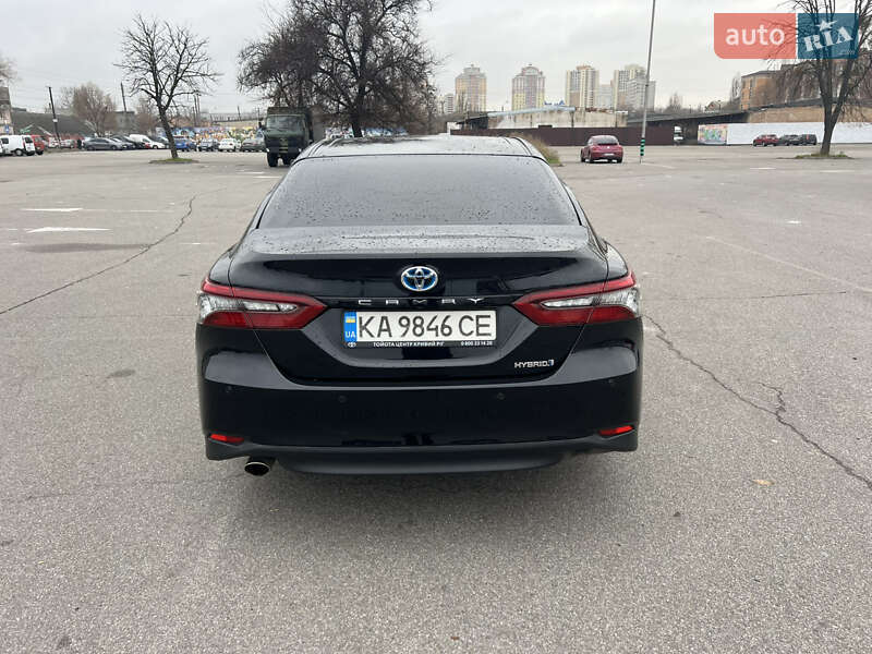 Седан Toyota Camry 2021 в Киеве